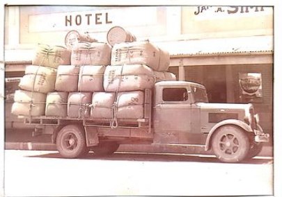 Personal photo of truck loaded with wool, on the Bathurst/ Hill End route, Rohan Williams collection